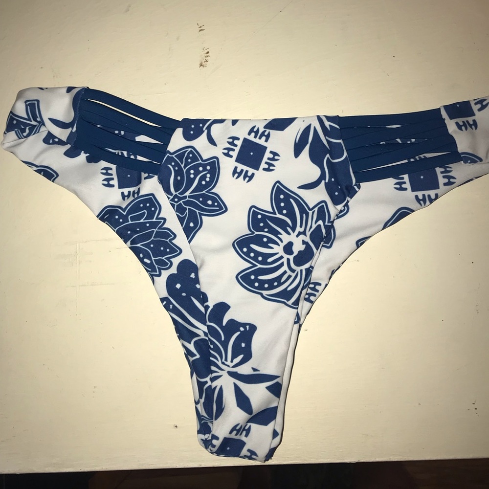 ZAFUL cheeky bikini bottoms